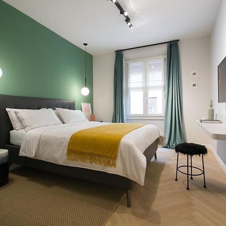 Sphera Bologna, Design Suite Under The Two Towers Экстерьер фото