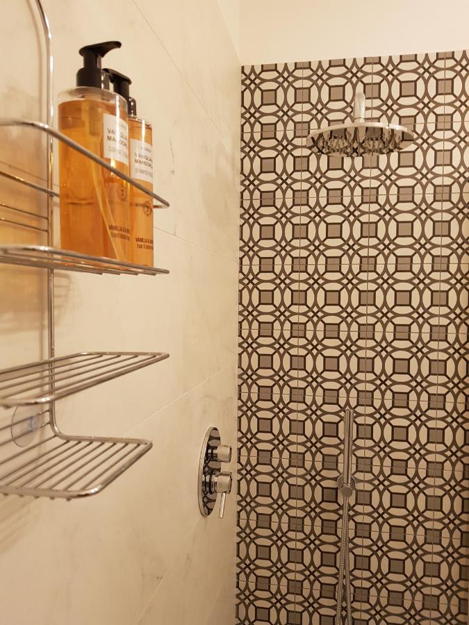Sphera Bologna, Design Suite Under The Two Towers Экстерьер фото