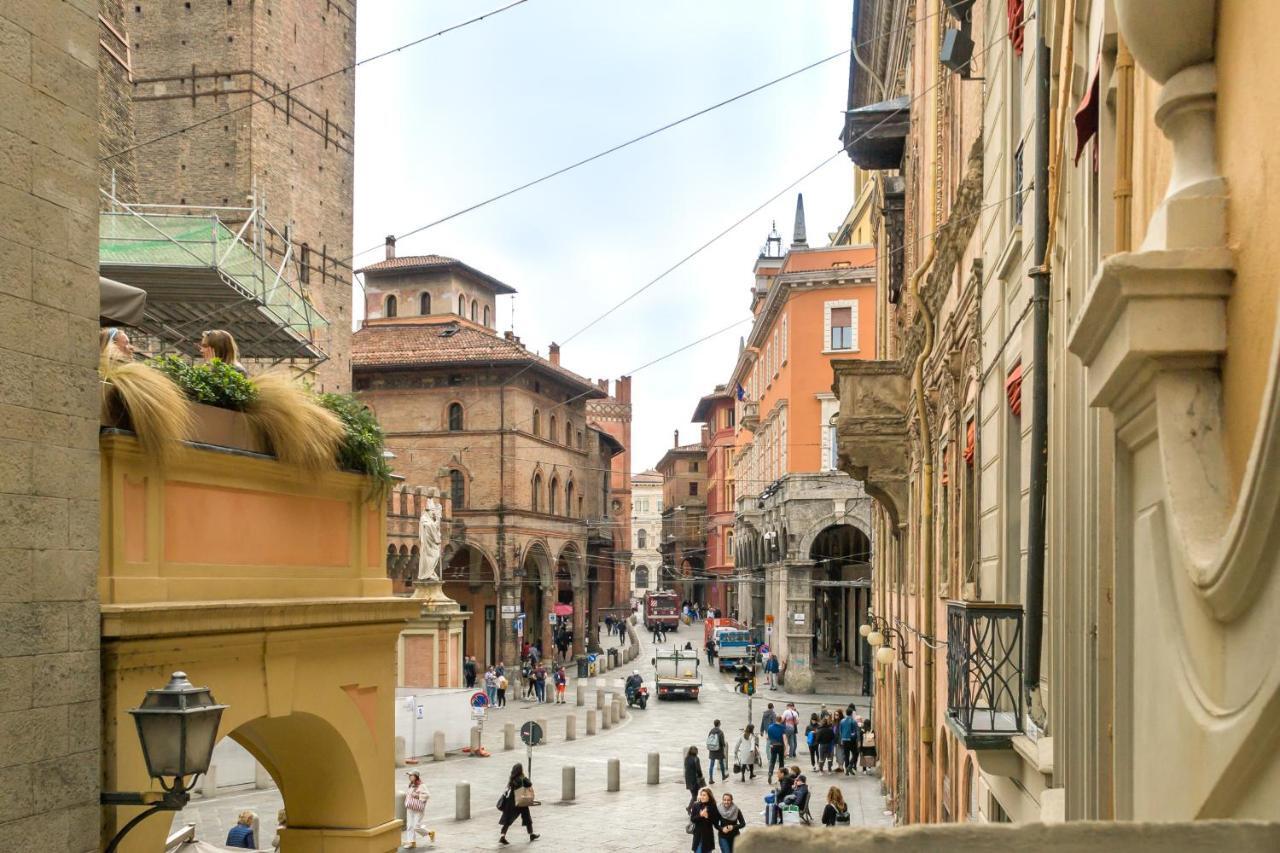 Sphera Bologna, Design Suite Under The Two Towers Экстерьер фото